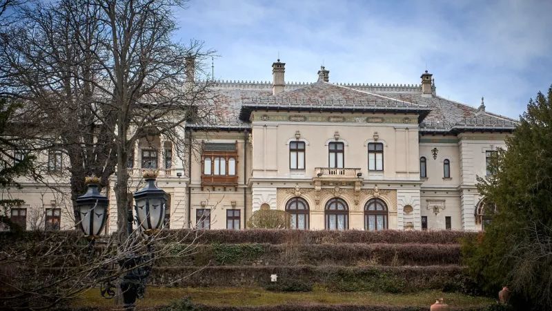 A TVR szervezi meg az elnökjelöltek záróvitáját április 29-én a Cotroceni-palotában