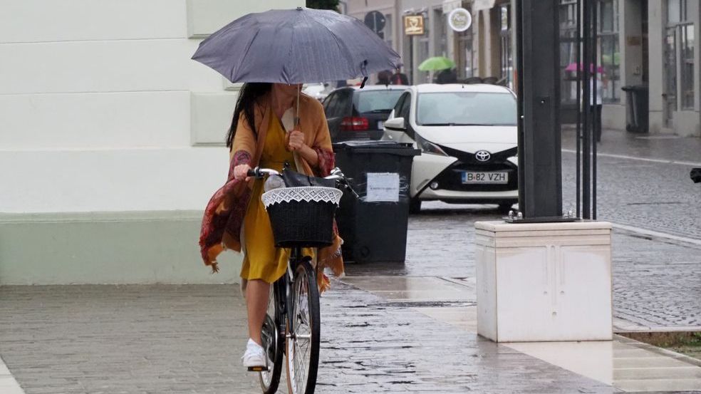Záporokra, felerősödő szélre figyelmeztetnek a meteorológusok