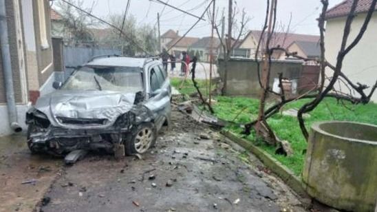 Ittasan és jogosítvány nélkül balesetezett