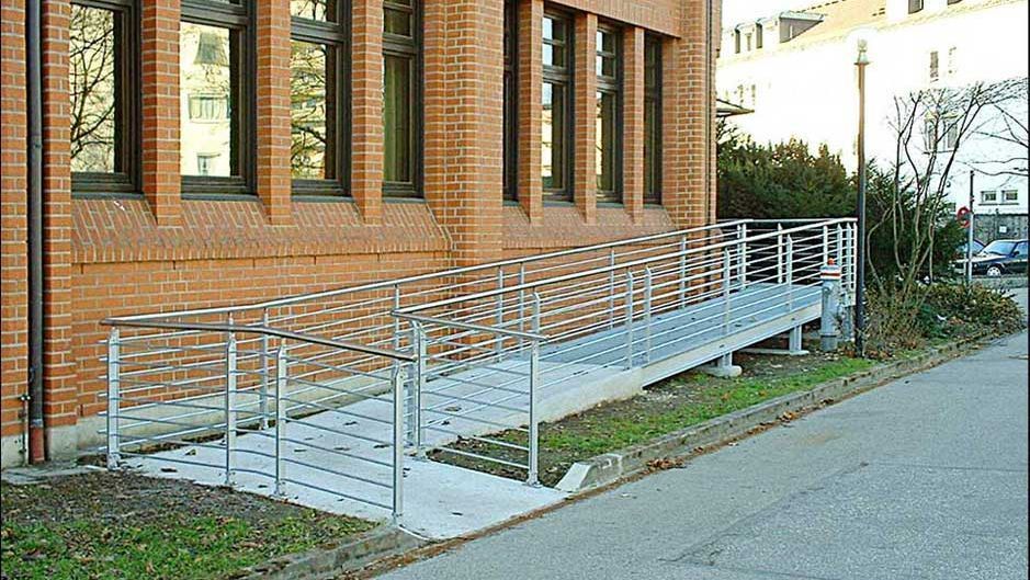 A szavazóhelyiségek 97,94 százaléka teljesíti a mozgáskorlátozott szavazók hozzáférését lehetővé tevő minimális követelményeket