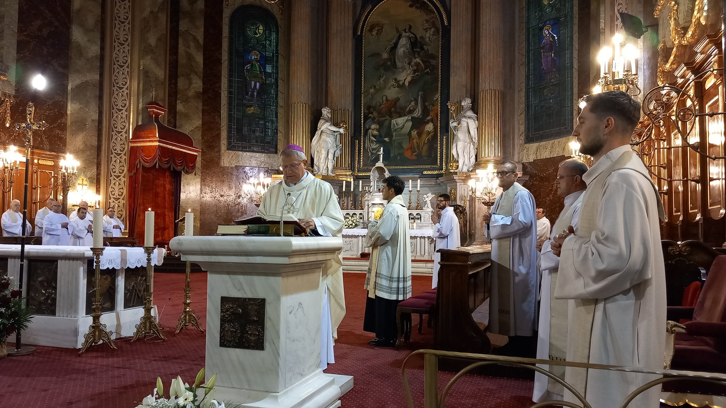 Ferenc pápára emlékeztek a nagyváradi székesegyházban