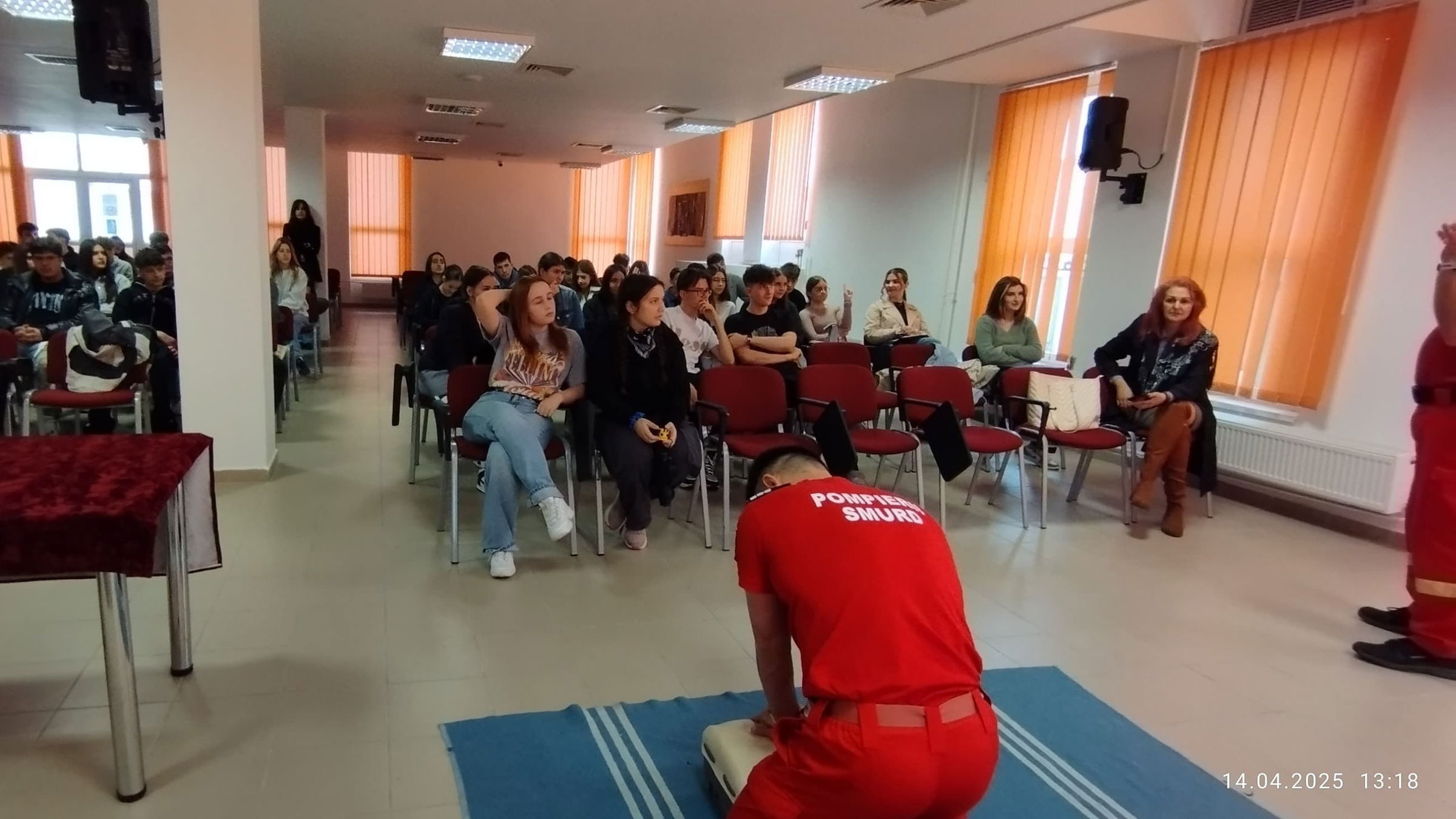 Óvodásoknak és diákoknak szerveztek foglalkozásokat a tűzoltók