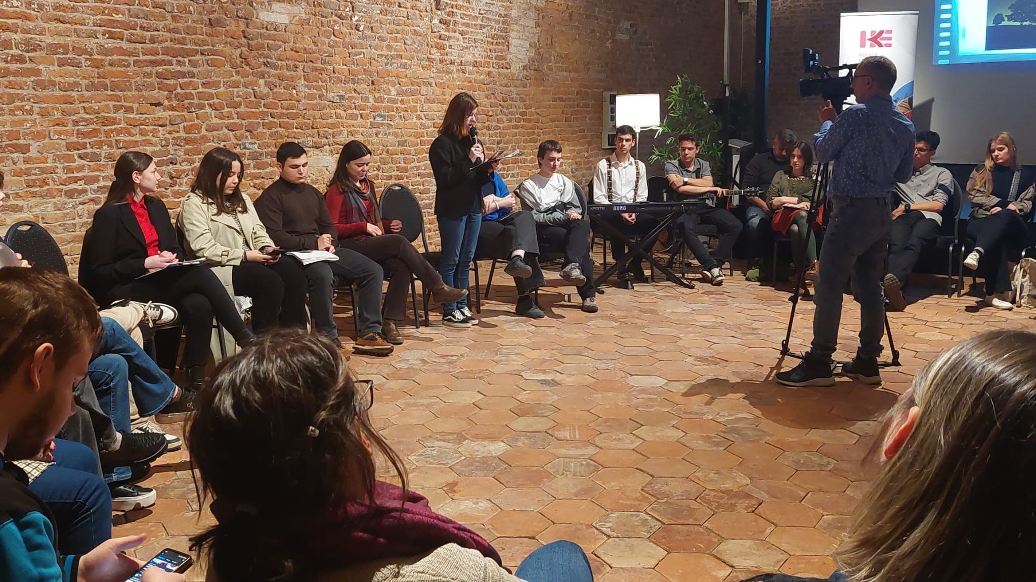 Staféta: Zenés diákirodalmi esttel ünnepelték a költészetet