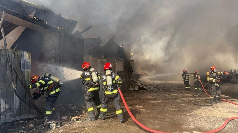 Tűz ütött ki egy szászrégeni raktárhelyiségben