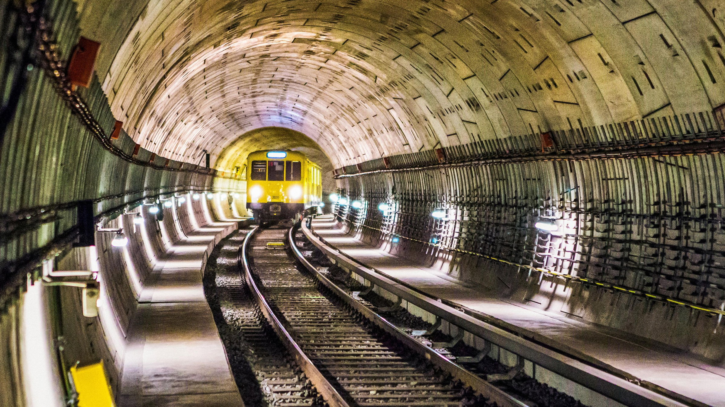 Jóváhagyta a kormány 12 elektromos metrószerelvény beszerzését