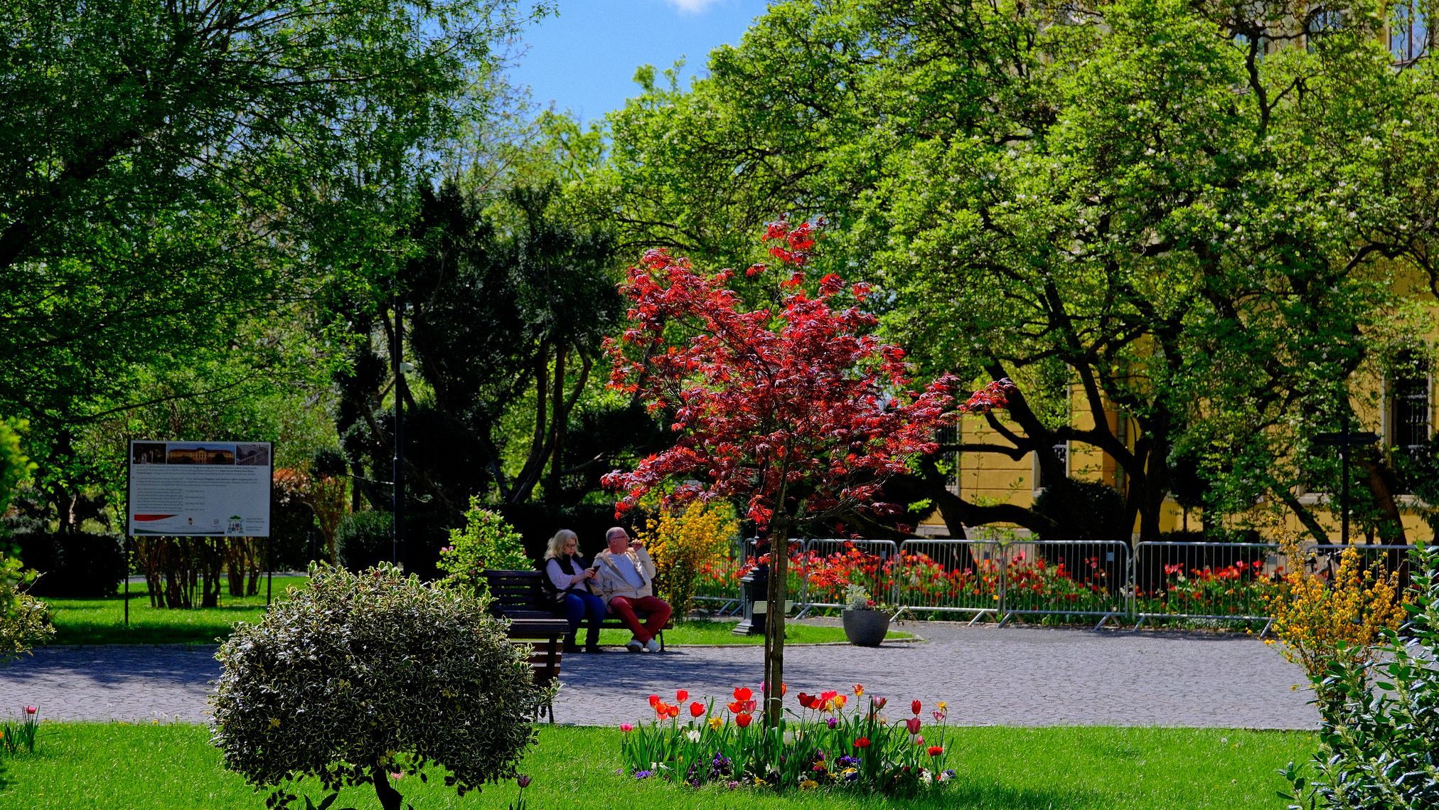 Az átlagosnál melegebb idő lesz húsvétkor, de számítani lehet záporokra, zivatarokra