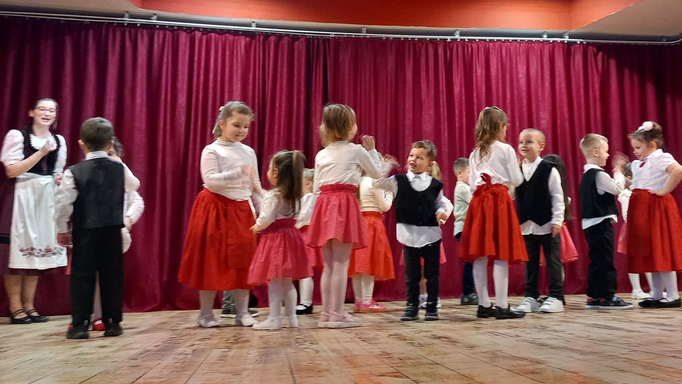 Tavaszváró ünnepséget szerveztek Borson