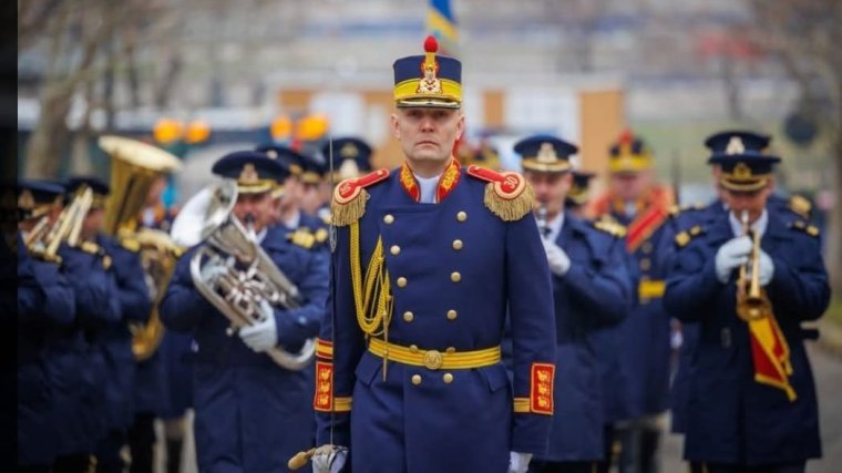 Váradi ünnep államfővel, nemzeti gárdával