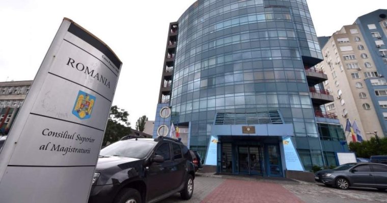 Negatívan véleményezte a CSM a bírák és ügyészek nyugdíjazásáról szóló törvénytervezetet