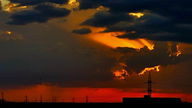 Zivatarokra figyelmeztető újabb riasztásokat adtak ki a meteorológusok