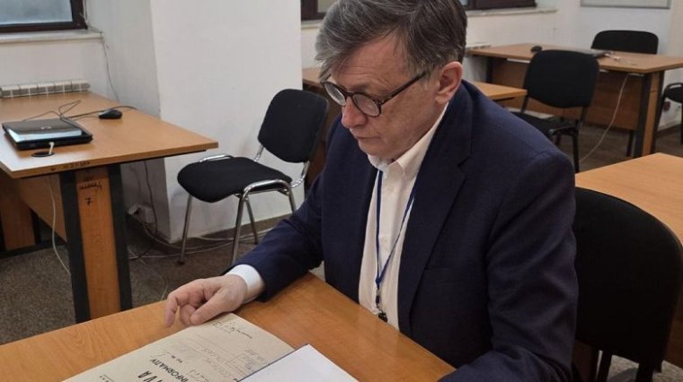 Crin Antonescu felolvasta az újságíróknak a Szekuritáté felszólítására tett nyilatkozatát