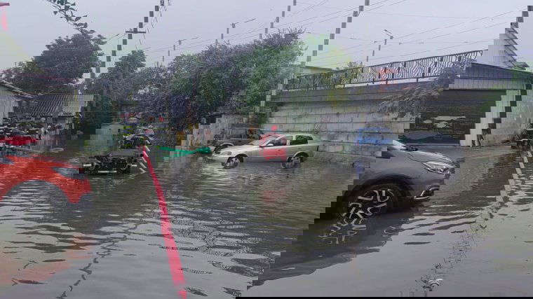 Tavaly összesen 56 millió lej kártérítést fizettek ki a biztosítók viharkárok miatt fakultatív lakásbiztosítás alapján