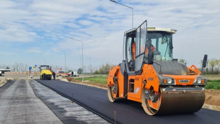 Hamarosan az utolsó aszfaltréteget öntik a bihari körgyűrűn