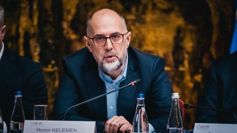 Kelemen Hunor az amerikai vámtarifákról: Nyugalommal kell kezelni a helyzetet