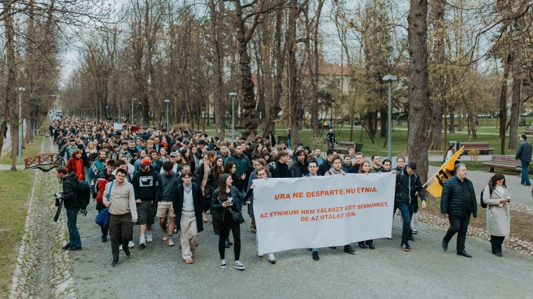 Azonosította és őrizetbe vette a rendőrség a kolozsvári magyar fiatalt bántalmazó férfit