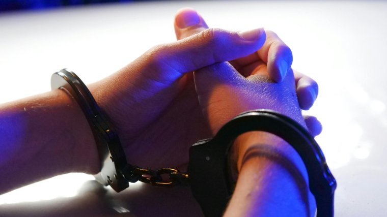 Őrizetbe vették a gyermekverő fiatalt