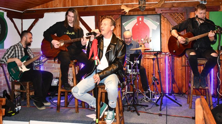 Stevie Ker-rockkoncert a Gekkóban