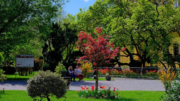 Az átlagosnál melegebb idő lesz húsvétkor, de számítani lehet záporokra, zivatarokra