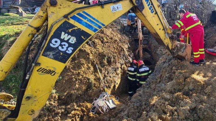 Föld omlott egy munkásra, a férfi meghalt