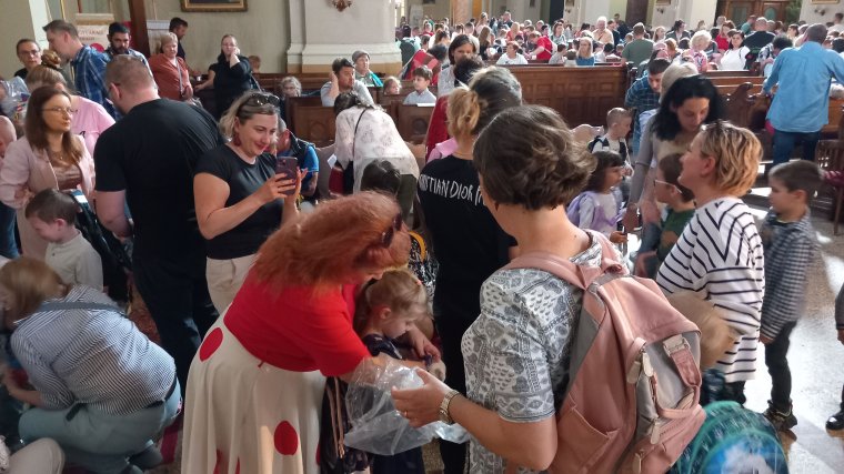 Átadták a Rákóczi Szövetség ajándék iskolatáskáit