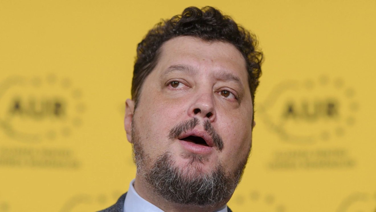 Claudiu Târziu: Végleg megválok az AUR-tól