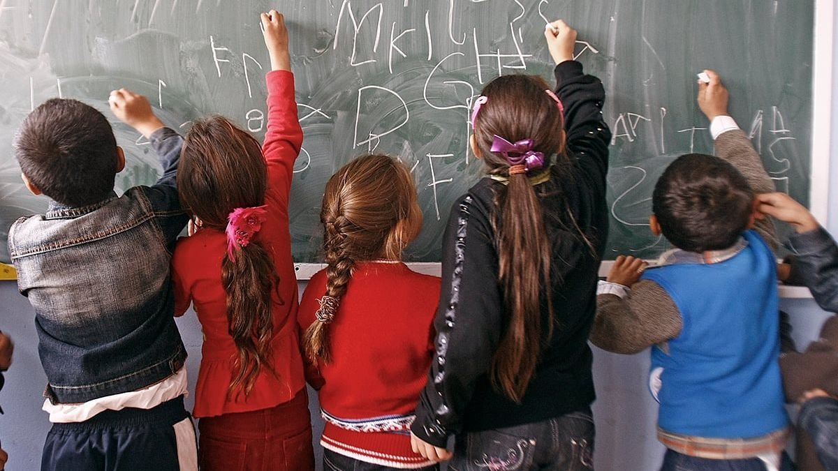 Felmérés: magas a roma gyerekek szegregációja a romániai magyar nyelvű oktatásban