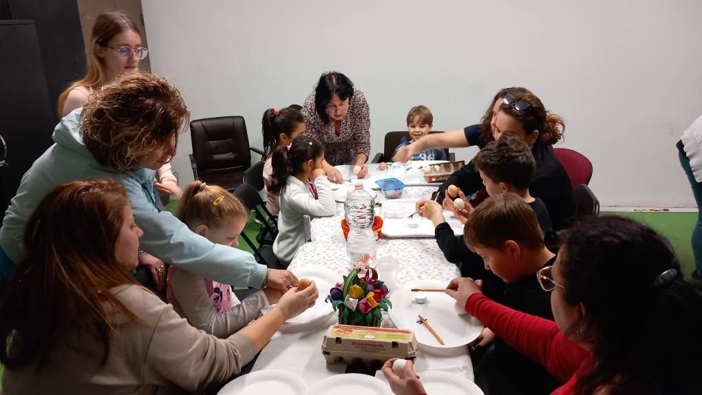 Egyszülős családoknak szerveztek húsvéti foglalkozást Nagyváradon