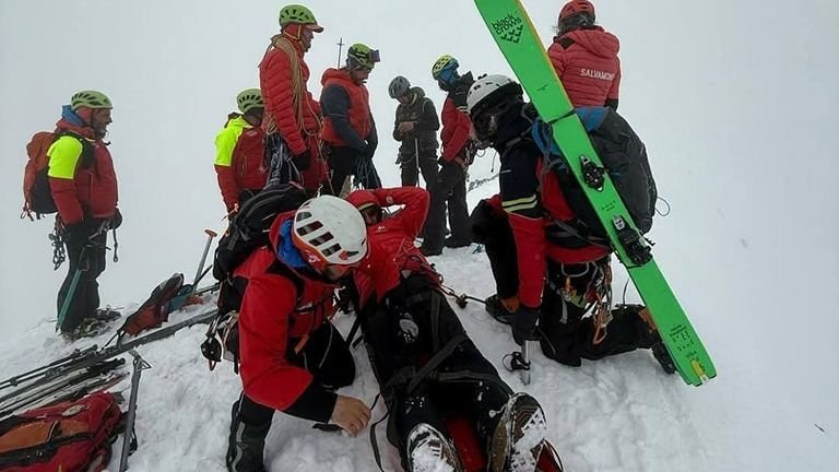 Lehoztak a hegyimentők három ukrán férfit a Máramarosi-havasokból