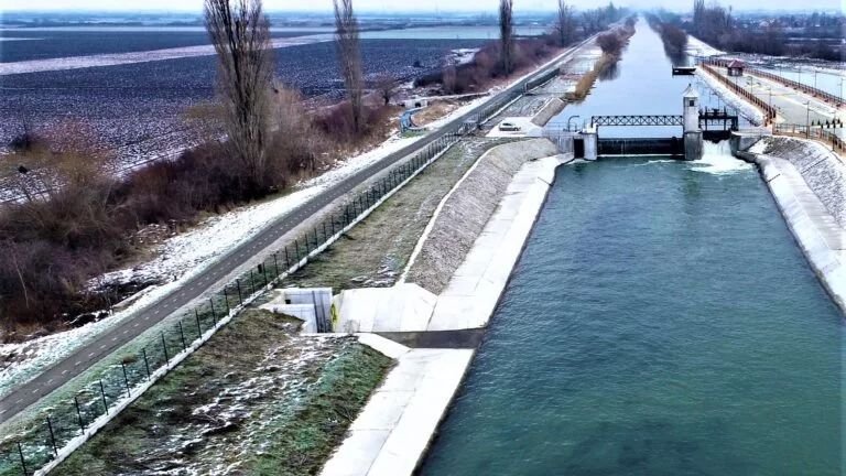 Bicikliutak épülnek a határt átszelő folyók partjaira