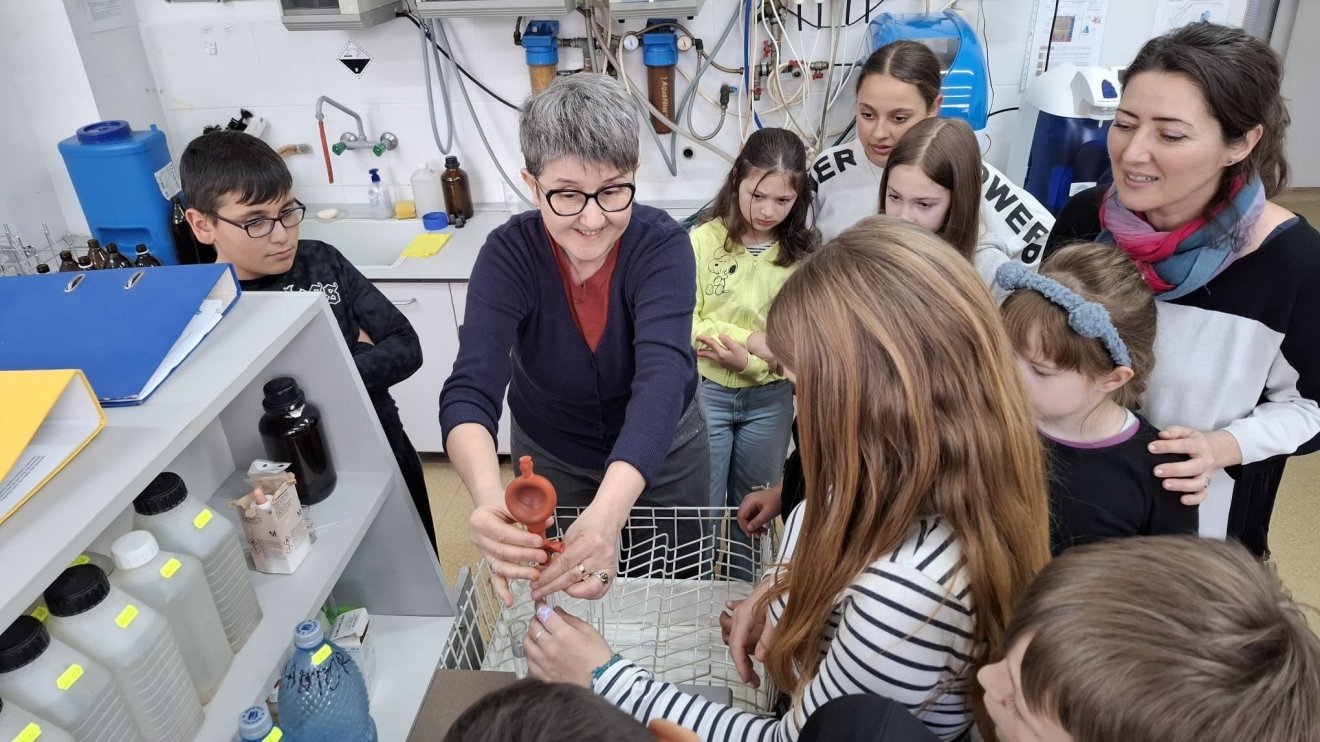 Oktató tevékenységek gyermekeknek és szüleiknek