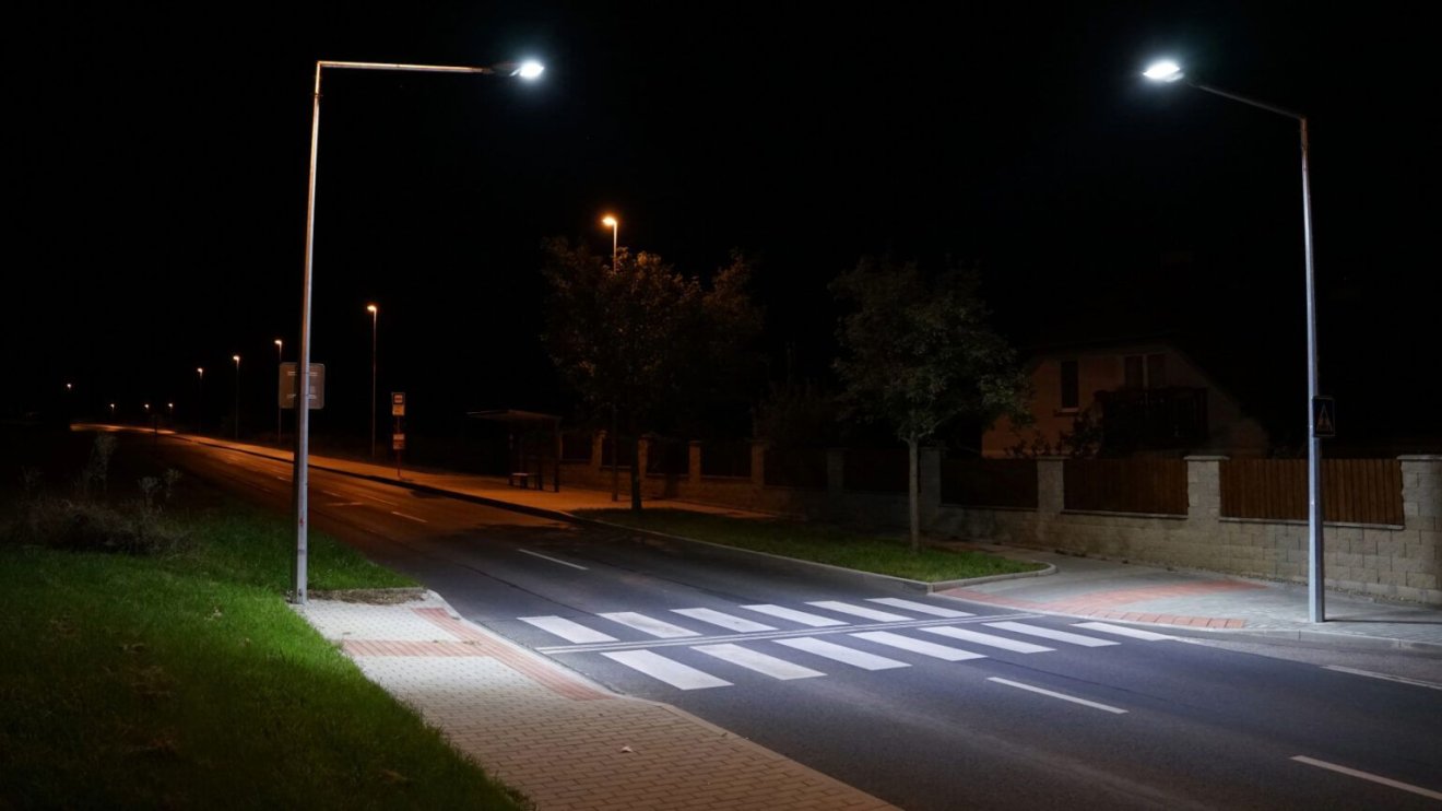 Intelligens gyalogátkelőket alakítanak ki a megyei utakon