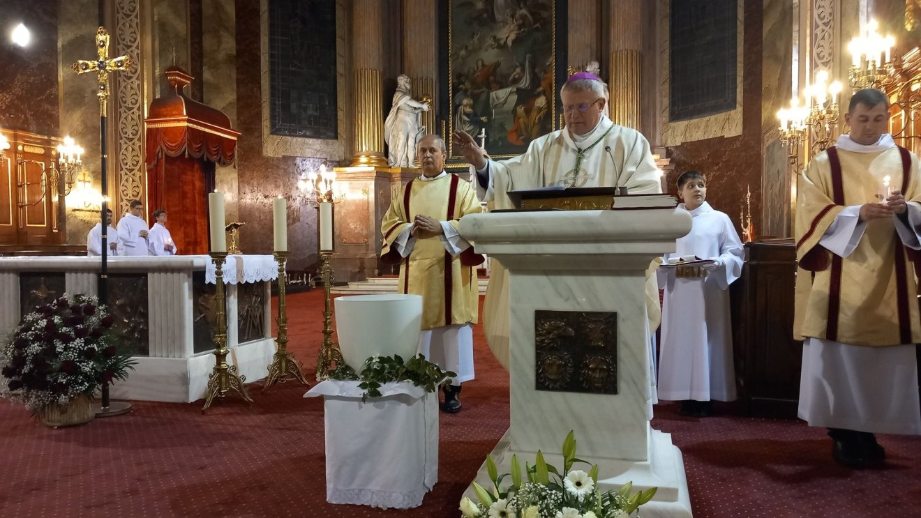 Feltámadási szentmisét ünnepeltek a székesegyházban