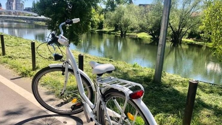 Épülhetnek a kerékpárutak a töltések mentén