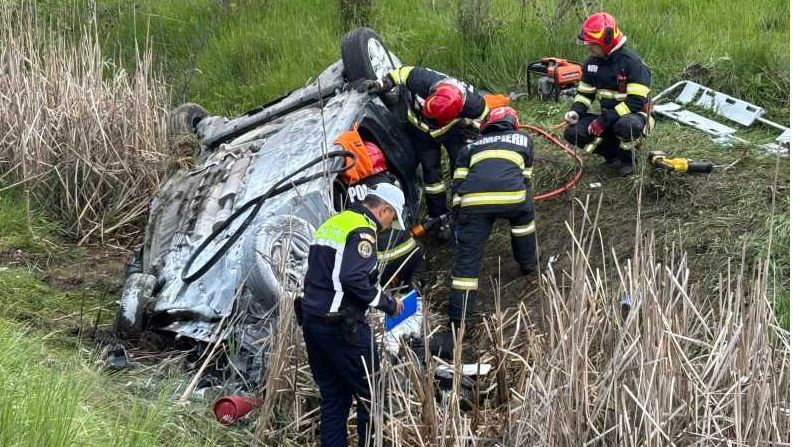 Két ember meghalt, ketten súlyosan megsérültek egy balesetben Nádasszentmihályon