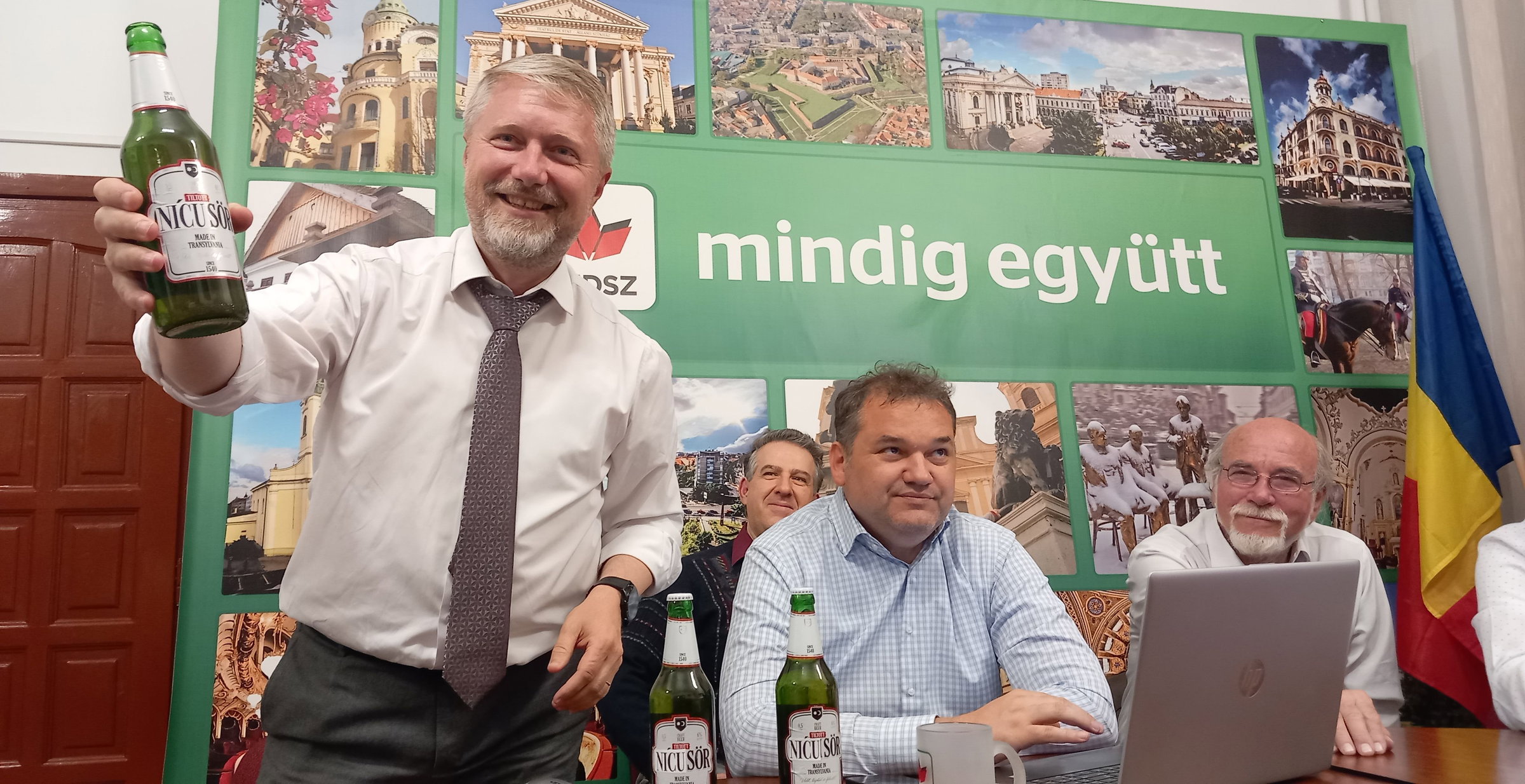 Jó hangulat az RMDSZ nagyváradi székházában