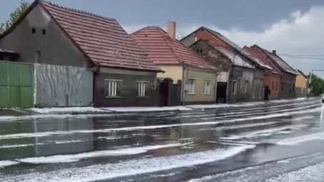 Jégeső söpört végig Biharpüspökin – VIDEÓ!