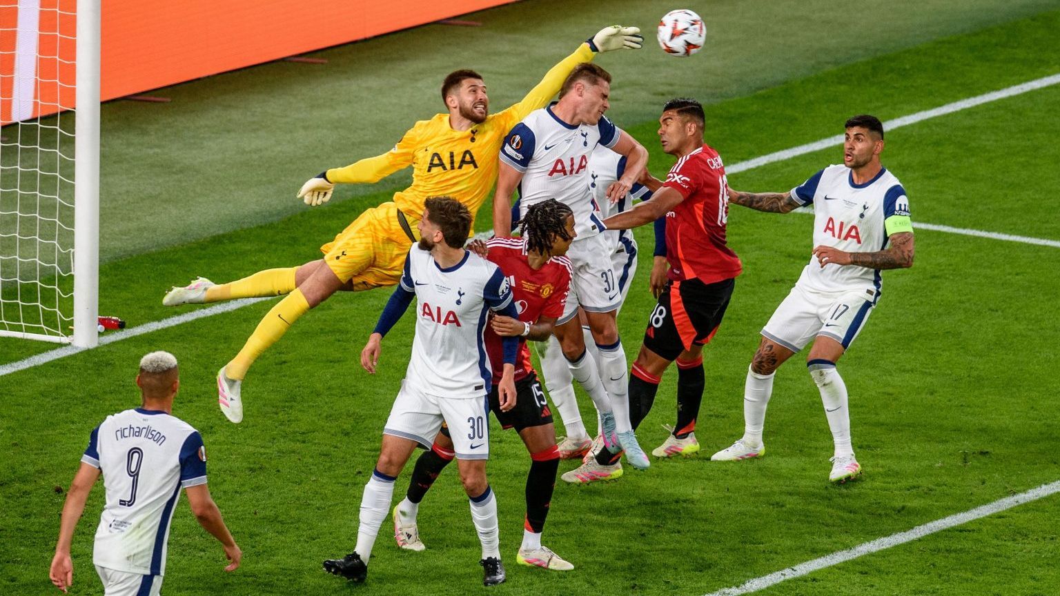 Negyvenegy év után nyert ismét európai trófeát a Tottenham