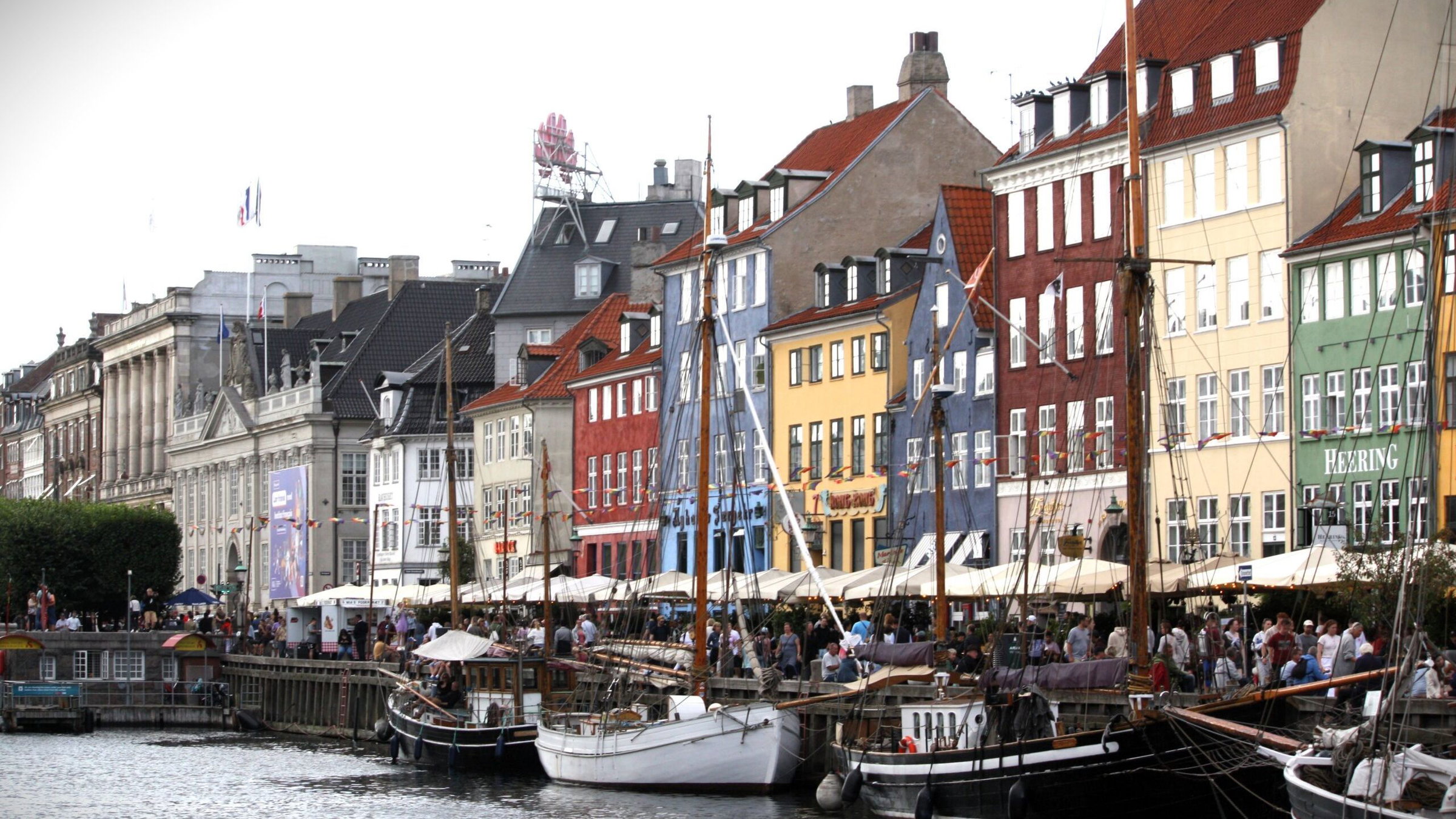 Két fotókiállítás nyílik a héten a várban