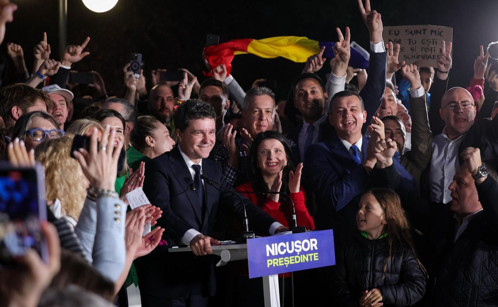 FRISSÍTVE | Több mint 800 ezres szavazatfölénnyel nyert Nicușor Dan