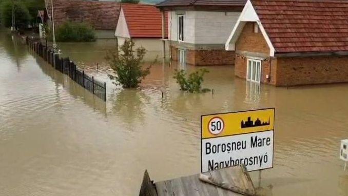 Segélyszállítmányok és mentőcsapatok indultak az árvíz sújtotta Kovászna megyébe