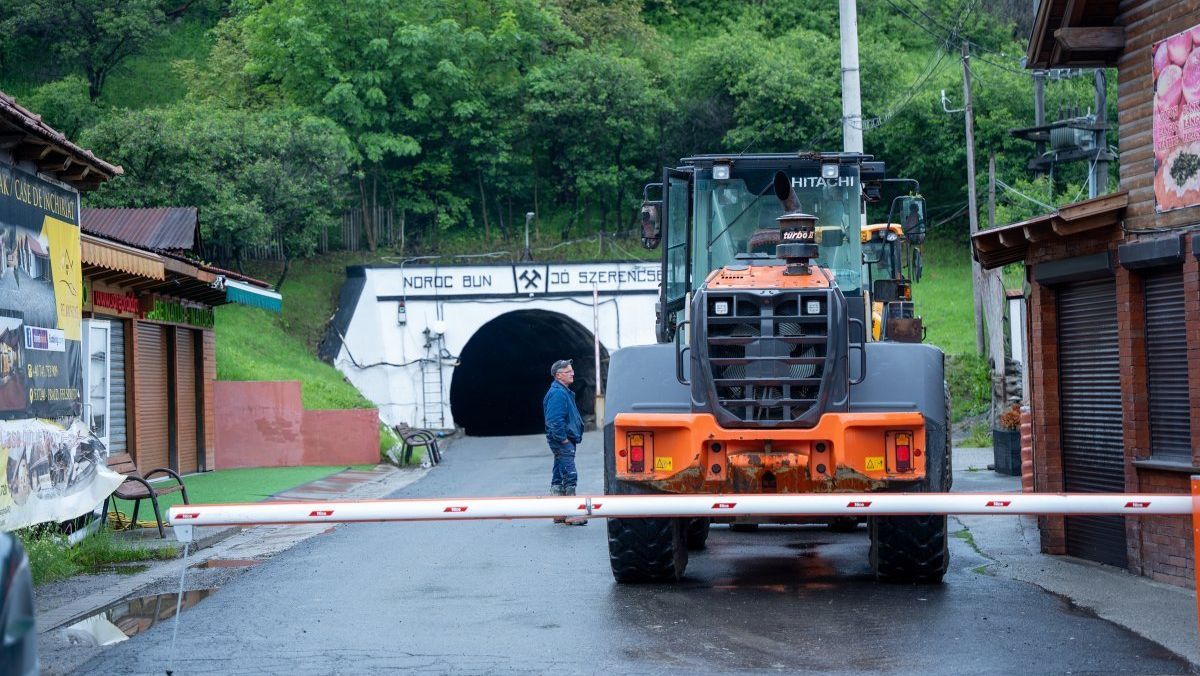 Tüntettek a parajdi sóbányánál, nem sikerült megmenteni a Telegdy-bányarészt