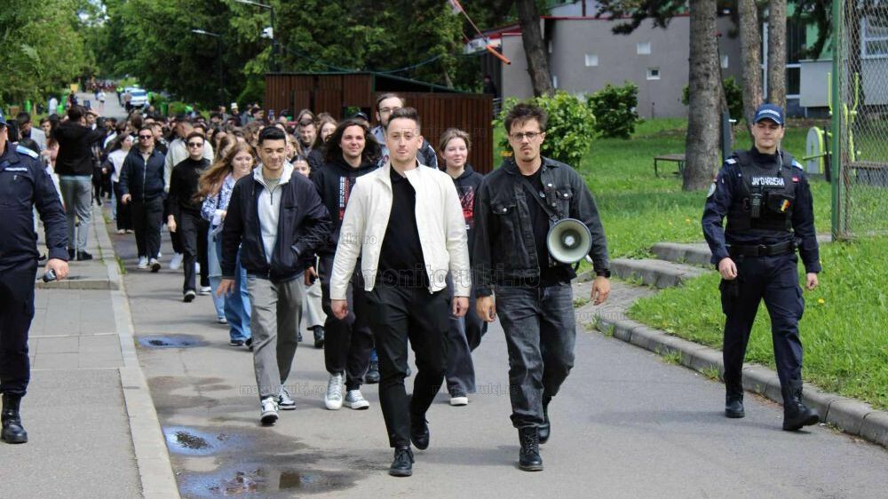 Tömegesen vonultak a szavazóurnákhoz a kolozsvári egyetemisták