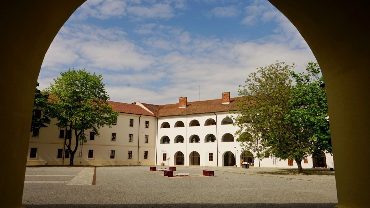 Grafikai kiállítás a várban