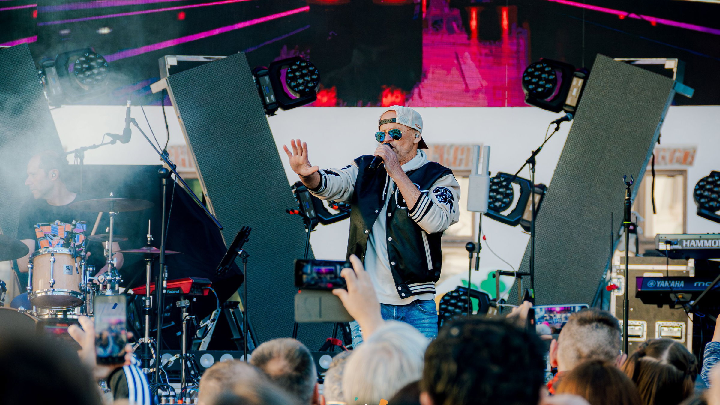 Első Emelet, első alkalom: szintipop-időutazás a várban