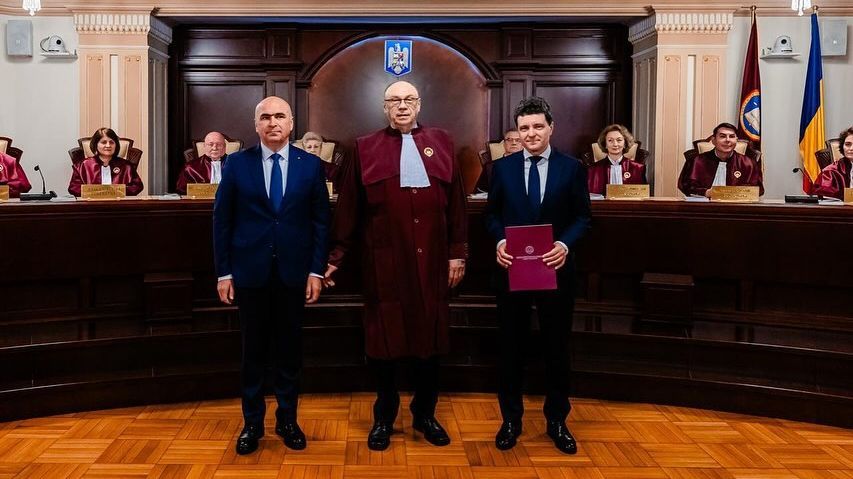 Átvette az államfői mandátumot Nicușor Dan az alkotmánybíróságon
