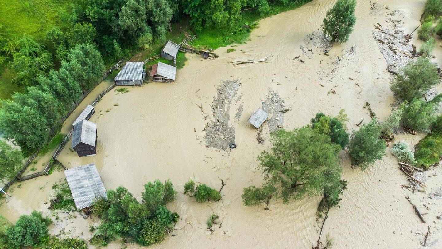 Nicușor Dan: Valós időben tájékoztatnak a helyzetről; kérem a hatóságok gyors beavatkozását