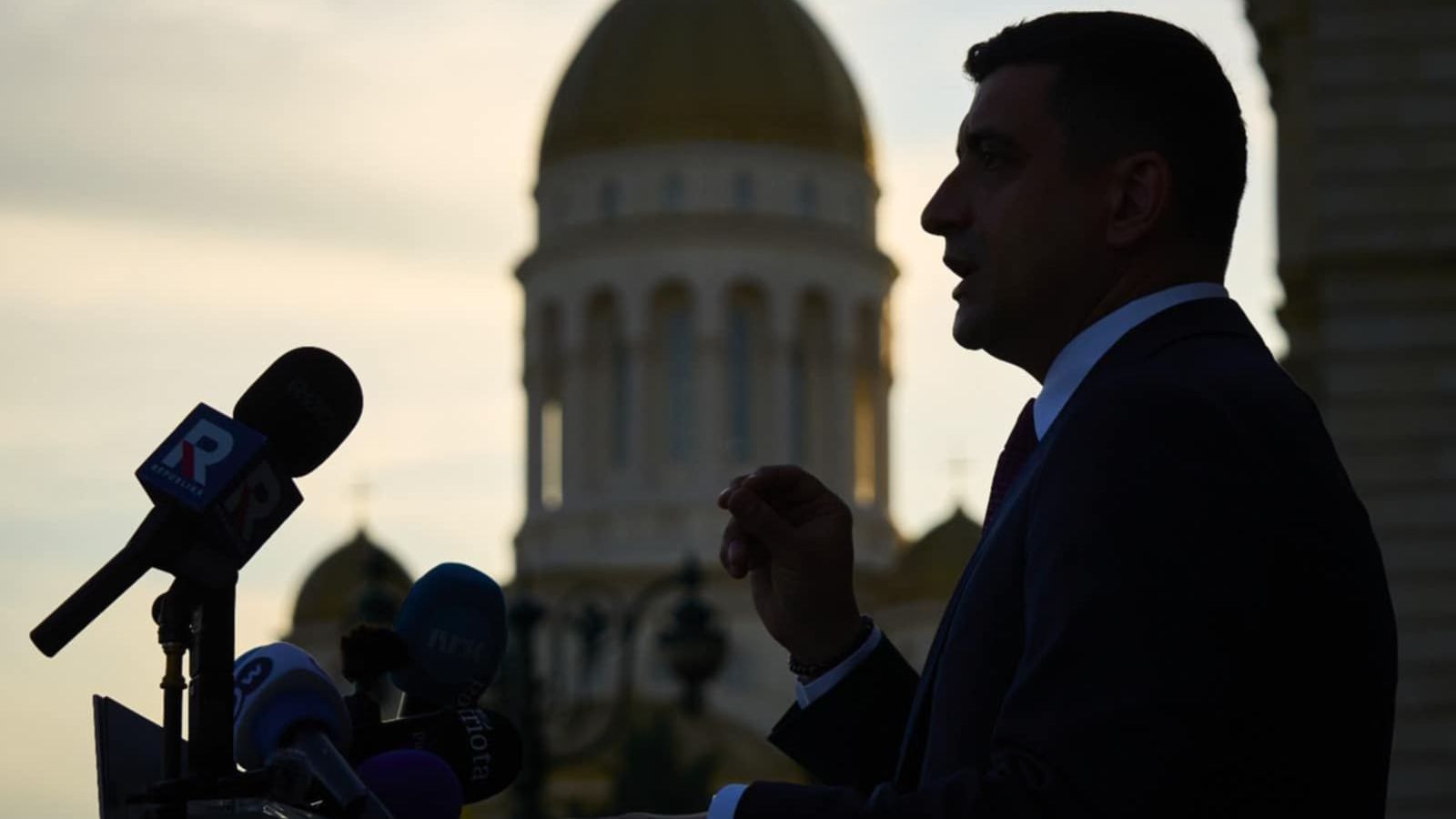 George Simion gratulált Nicușor Dannak a győzelméért: Ez a román nép akarata volt