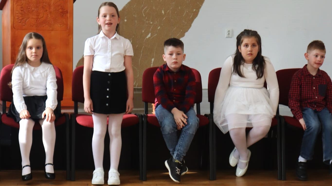 Anyák napi ünnepséget tartottak a Lorántffy Gimnáziumban