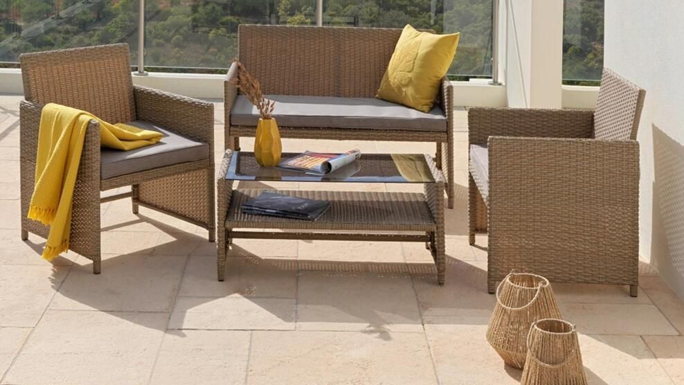 Tippek, hogyan rendezzük be kertünket stílusos kerti garnitúrával (x)