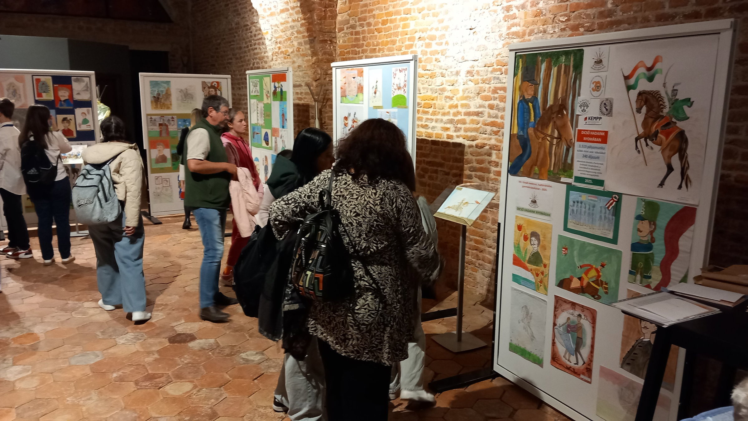 Kárpát-medencei gyermekrajz-pályázatokat díjaztak Nagyváradon